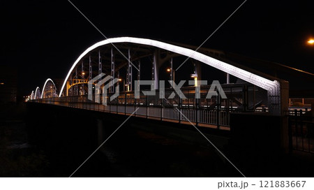 ライトアップされた群馬大橋 ライトアップされた群馬大橋 121883667