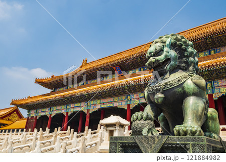 Impressive bronze lion in front of the Gate of Supreme Harmony in Forbidden City, Beijing, China 121884982