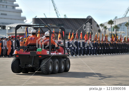 出初式　消防車のパレード 121890036