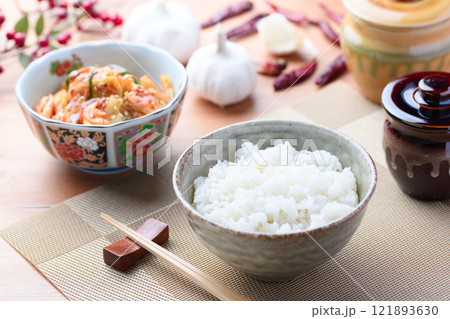 シャキシャキした食感で美味しい きゃべつキムチ 121893630