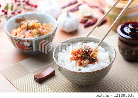 シャキシャキした食感で美味しい きゃべつキムチ 121893635