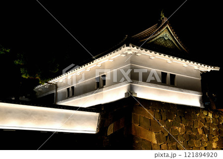 東京 皇居のライトアップ桜田門の夜景 東京 皇居のライトアップ桜田門の夜景 121894920