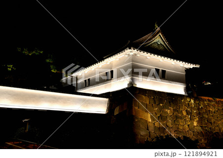 東京 皇居のライトアップ桜田門の夜景 東京 皇居のライトアップ桜田門の夜景 121894921