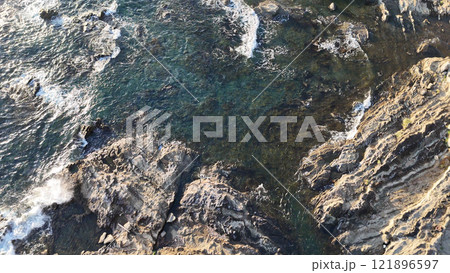 三浦の磯の海面（空撮） 121896597