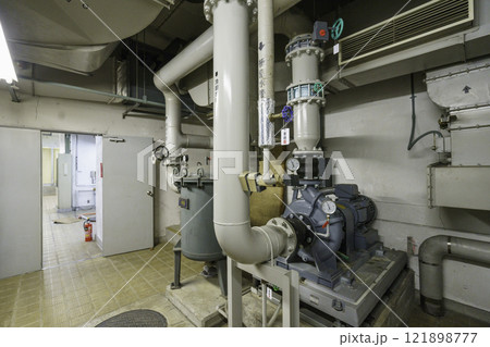 冷却設備　撮影協力：学校法人電波学園　東京電子専門学校 121898777