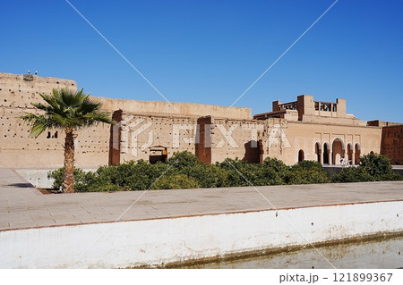 View of El Badi palace reflected in water in Marrakech city in Morocco 121899367