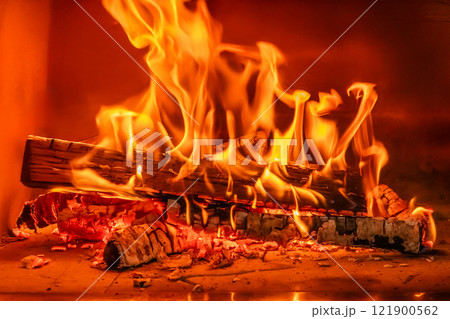 燃え盛る炎 Fire burning in the kiln 燃え盛る炎 Fire burning in the kiln 121900562