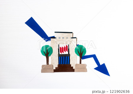 金融の中枢・東京証券取引所と矢印 121902636