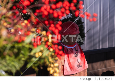 道端のお地蔵様 道端のお地蔵様 121903081