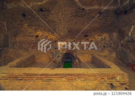 Ancient ruins of Pompei city, Naples, Italy. Floor structure construction of Pompeii thermal bath. 121904426