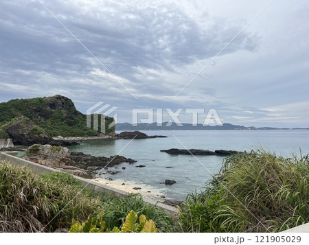 海に浮かぶ島 121905029