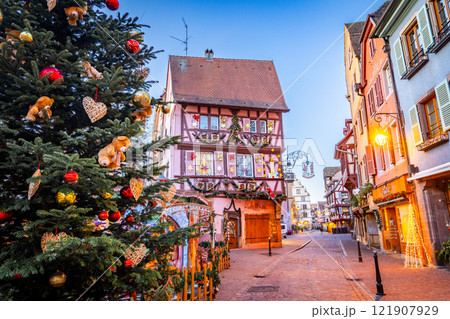 フランス　コルマールのクリスマス 121907929