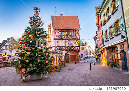 フランス　コルマールのクリスマス 121907930