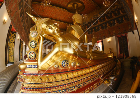Wat Nang Chi Chotikaram have Buddha image in the meditation posture is enshrined. Surrounded by several Buddha images, behind the main Buddha image is a reclining Buddha image.  121908569