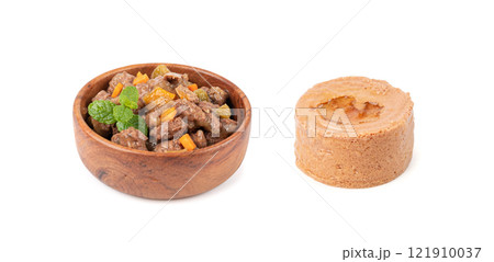 Pet Food, Wet Food for Cats, Dog Canned Pate, Soft Pet Food on White Pet Food, Wet Food for Cats, Dog Canned Pate, Soft Pet Food on White 121910037
