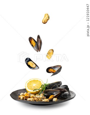 Mussels Pile on Black Plate Isolated, Open Shellfish, Seafood, Mussels Meat, Cooked Clams on White 121910447