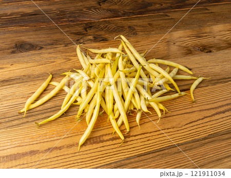 Yellow French Beans, Raw String Beans Pile, Fresh Wax Bean Pods 121911034