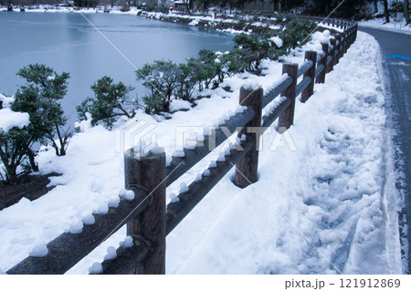 早朝の雪遊び 早朝の雪遊び 121912869