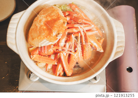 冬の味覚カニ鍋【撮影協力・海鮮居酒屋　魚魯こ】 121913255