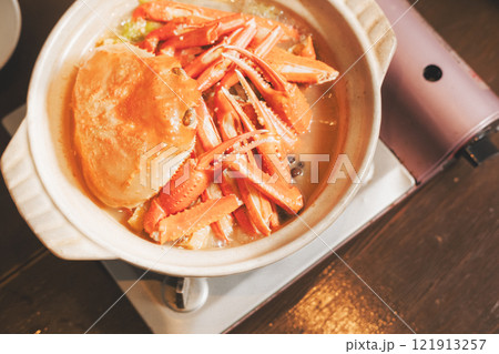 冬の味覚カニ鍋【撮影協力・海鮮居酒屋　魚魯こ】 121913257