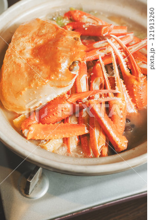 冬の味覚カニ鍋【撮影協力・海鮮居酒屋 魚魯こ】 冬の味覚カニ鍋【撮影協力・海鮮居酒屋 魚魯こ】 121913260