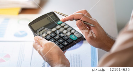 Calculating business success financial planning insights office environment instructional content perspective on growth 121914626