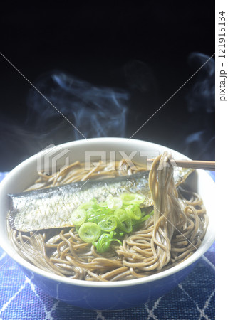 丼に湯気の立ち昇るにしんソバ 121915134