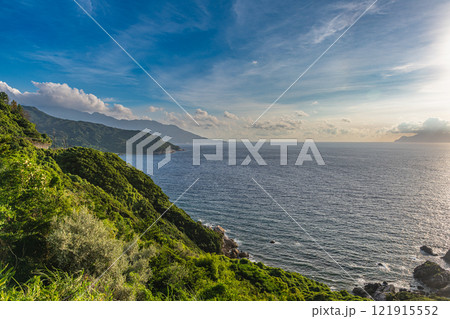 夕景　神が宿る島　洋上アルプス屋久島(夏 121915552