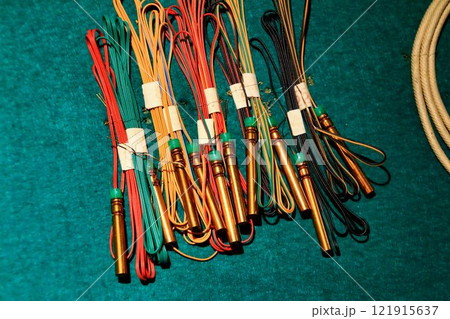 鉱山の発破作業には欠かせない… 電気雷管 121915637