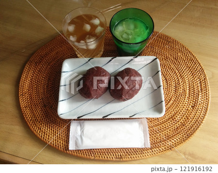 "Ohagi","Botamochi" rice cake おはぎ,ぼたもち,和菓子のティーセット "Ohagi","Botamochi" rice cake おはぎ,ぼたもち,和菓子のティーセット 121916192