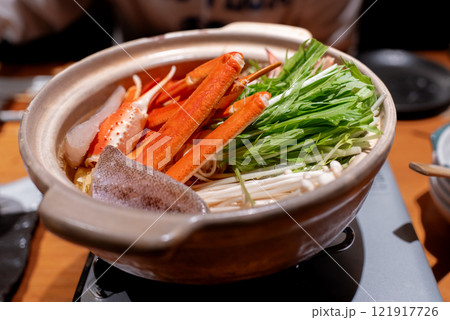 冬料理の定番のかに鍋 121917726