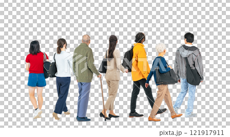 歩きながら何かを眺める幅広い世代の人々の後ろ姿　手作業で精密に切り抜いた背景透過全身写真PNG 121917911