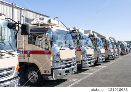 物流イメージ　トラック 121918688
