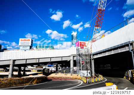 東京再開発 工事中の新宿駅西口ロータリーとクレーン 2024.12 a-2 高彩度コントラスト 東京再開発 工事中の新宿駅西口ロータリーとクレーン 2024.12 a-2 高彩度コントラスト 121919757