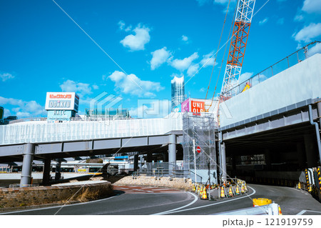 東京再開発 工事中の新宿駅西口ロータリーとクレーン 2024.12 a-4 ライトカラー 東京再開発 工事中の新宿駅西口ロータリーとクレーン 2024.12 a-4 ライトカラー 121919759