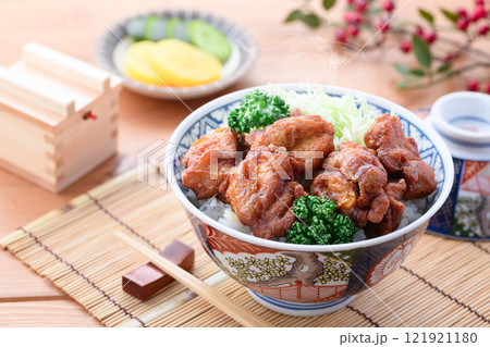 お手軽でジューシー 唐揚げ丼 お手軽でジューシー 唐揚げ丼 121921180