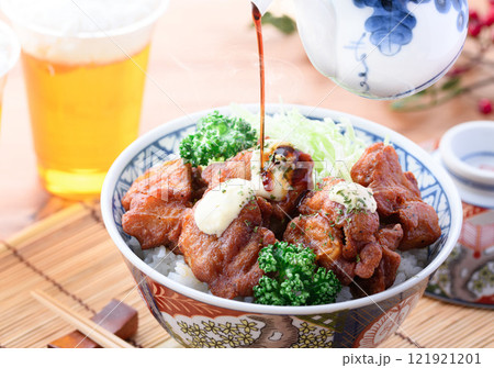 お手軽でジューシー 唐揚げ丼 121921201