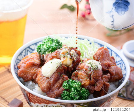 お手軽でジューシー 唐揚げ丼 お手軽でジューシー 唐揚げ丼 121921204