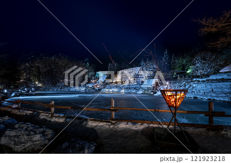 飛騨の里　冬のライトアップ　岐阜県高山市 121923218