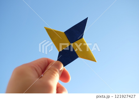 手裏剣と青空 121927427