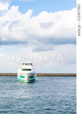 徳島県　鳴門海峡観潮船わんだーなると 121927461