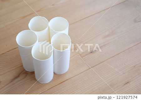 トイレットペーパーの芯 121927574