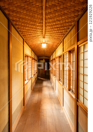 鳥潟会館 121929226