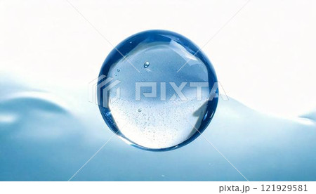 化粧水や美容液イメージ　水滴の潤いやみずみずしさの表現 121929581