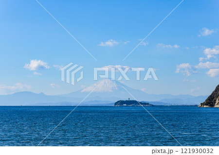 江ノ島と富士山 121930032