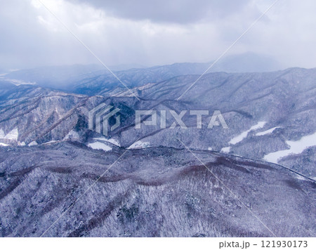 Snowy scenery of Odaesan in PySnowy scenery of Odaesan in Pyeongchang-gun, Gangwon-doeongchang-gun, Gangwon-do Snowy scenery of Odaesan in PySnowy scenery of Odaesan in Pyeongchang-gun, Gangwon-doeongchang-gun, Gangwon-do 121930173