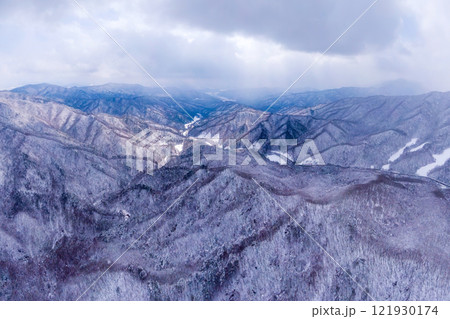 Snowy scenery of Odaesan in PySnowy scenery of Odaesan in Pyeongchang-gun, Gangwon-doeongchang-gun, Gangwon-do Snowy scenery of Odaesan in PySnowy scenery of Odaesan in Pyeongchang-gun, Gangwon-doeongchang-gun, Gangwon-do 121930174