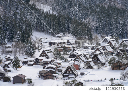 豪雪の白川郷 豪雪の白川郷 121930258