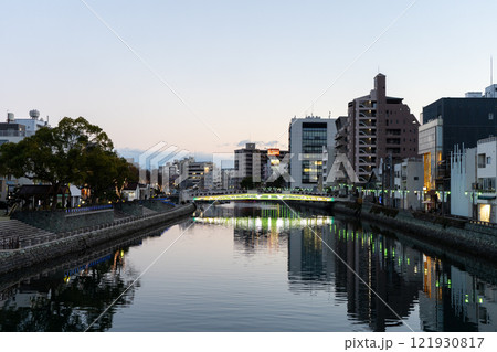 徳島県徳島市 夕方の新町川の風景 徳島県徳島市 夕方の新町川の風景 121930817