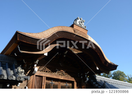 妙心寺　玉鳳院の向唐門　京都市右京区花園 121930866